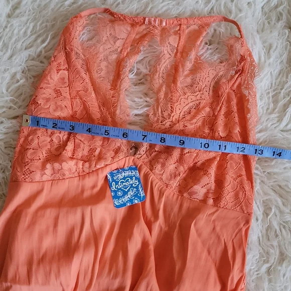 Free People Melrose Coralina Eyelash Lace Open Back Thong Bodysuit - Picture 7 of 10